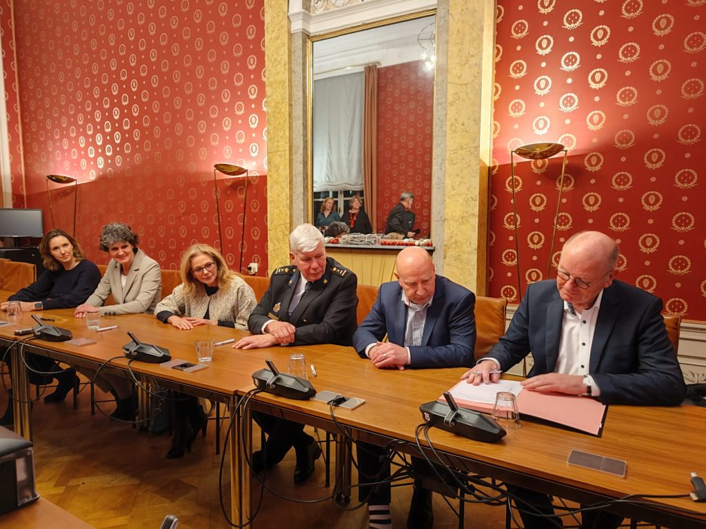 Handtekeningen onder politie-cao 2024-2025